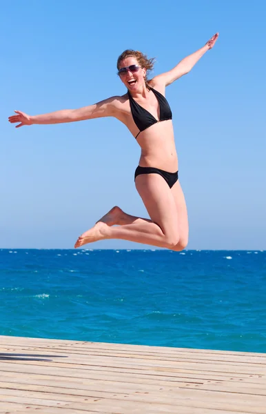 Salto Feminino — Fotografia de Stock