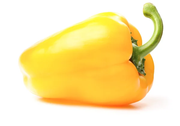 Paprika kuning segar yang terisolasi pada warna putih — Stok Foto