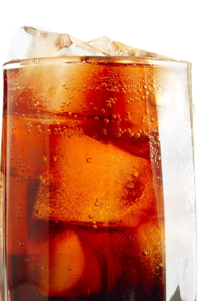 Glas med cola och is — Stockfoto