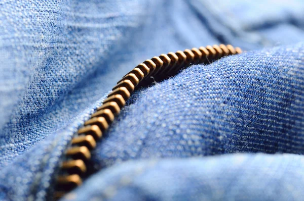 Cerniera jeans primo piano, dof superficiale — Foto Stock