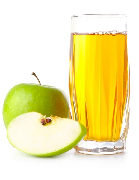 Sklenice jablečné šťávy a izolované o zelená jablka — Stock fotografie