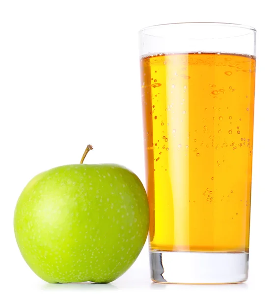 Glas appelsap en groene appels geïsoleerde o — Stockfoto