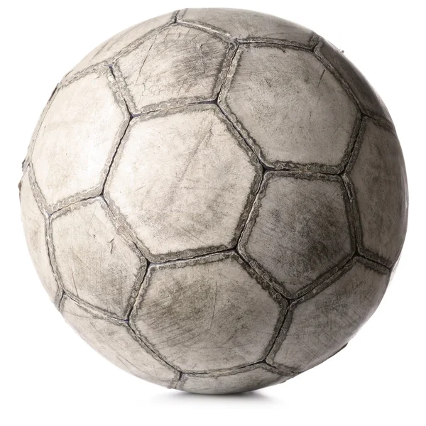 白で隔離される古いサッカー ボール — ストック写真