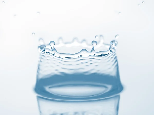 Korona w kształcie zbliżenie plusk wody — Zdjęcie stockowe