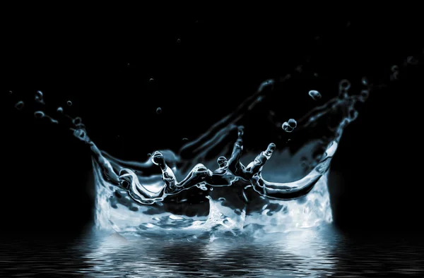 Rozprysk wody odizolowany na czarno — Zdjęcie stockowe