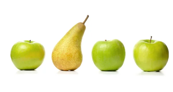 Trei mere și pere — Fotografie, imagine de stoc