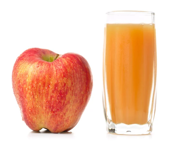 Склянка свіжого яблучного соку з яблуком ізольовано на білому — стокове фото