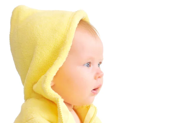 노란색 후드에 있는 작은 아이 — 스톡 사진