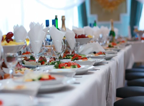 Voedsel op een bruiloft of catering evenement — Stockfoto