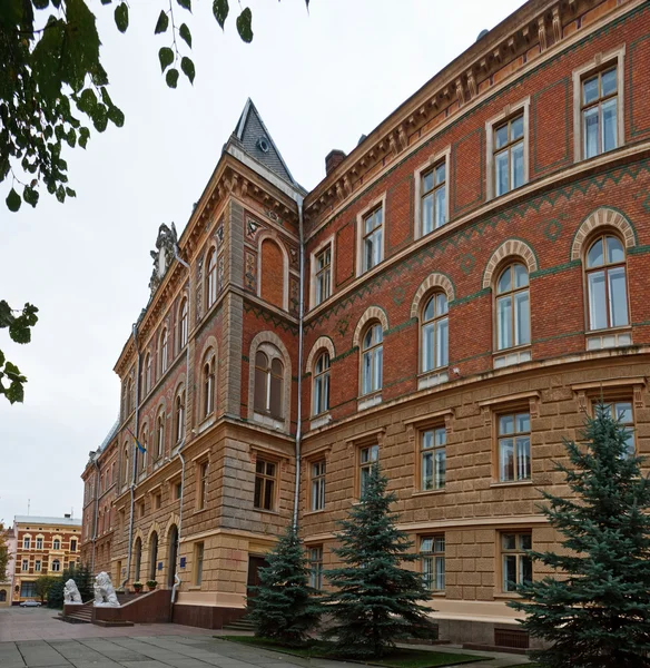 Antico edificio in mattoni — Foto Stock