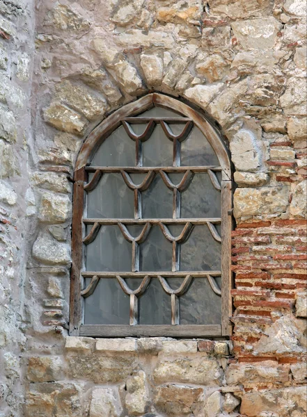 Okno w starym meczecie — Zdjęcie stockowe