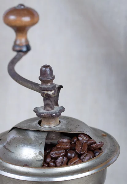 Крупним планом стара кавомолка — стокове фото