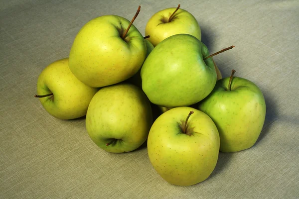 Group of green apples — Stock Photo, Image