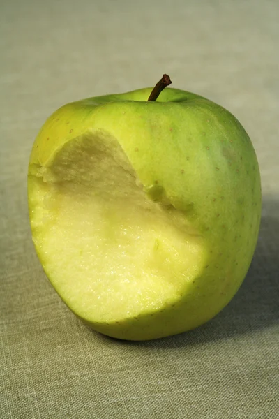 Покусав apple — стокове фото
