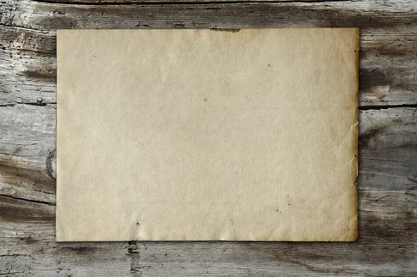 Hârtie vintage pe textura lemnului — Fotografie, imagine de stoc