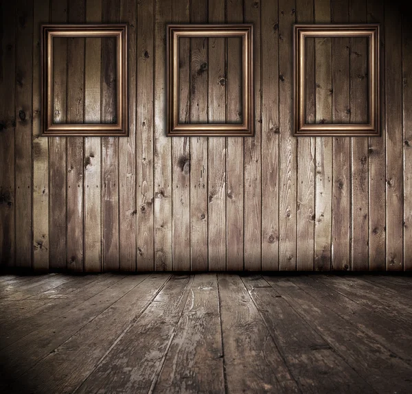Interior de madeira com molduras — Fotografia de Stock
