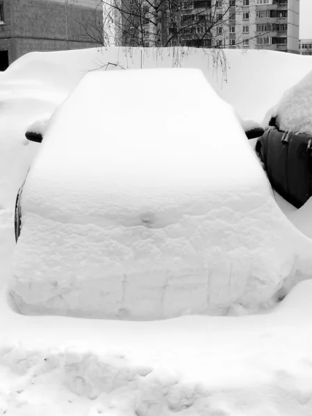 Car after snowfall — Stock Photo, Image