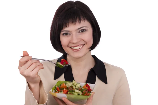 Γυναίκα κρατώντας πιάτο με σαλάτα — Φωτογραφία Αρχείου