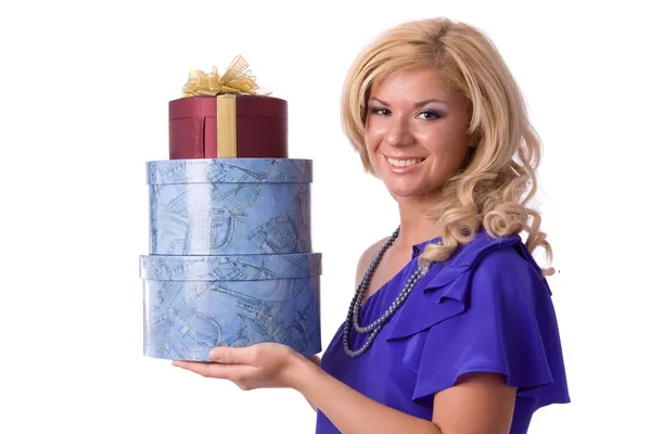 Frau mit Geschenk — Stockfoto