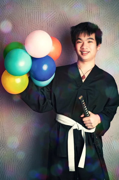 Glückliche Samurai mit Luftballons — Stockfoto