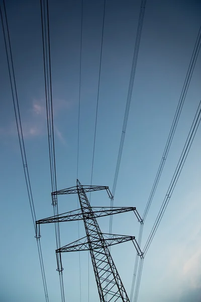 Elektrisk kraftledning — Stockfoto