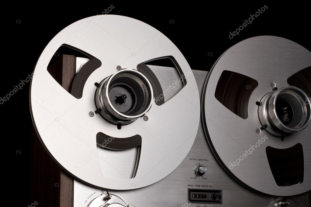 Reel-to-reel recorder Stock Photo by ©vittore 2896020