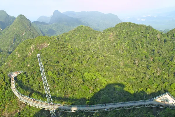 Ponte de suspensão em Langkawi Hills — Fotografia de Stock
