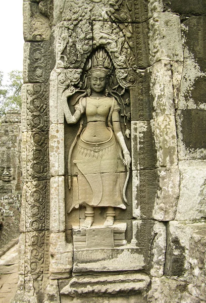Bajorrelieve con Apsara, Angkor Wat — Foto de Stock