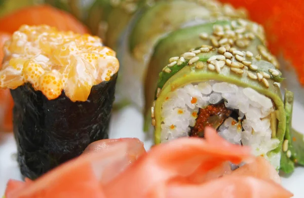 Szczegół japońskie sushi kolorowy zestaw — Zdjęcie stockowe