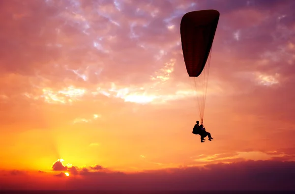 Vlucht van paraplane — Stockfoto