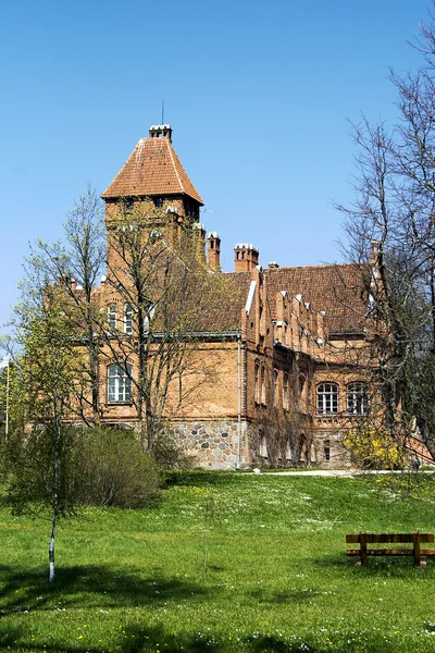 Яунмоку палац в Латвії — стокове фото