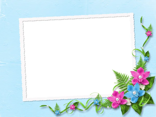 Рамка для фото с голубыми и розовыми орхидеями — стоковое фото