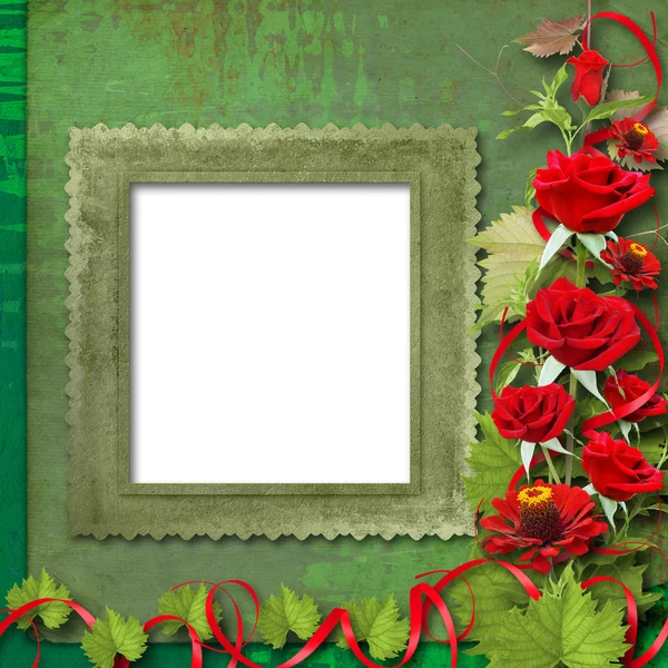 Карточка для поздравления или приглашение с красными розами — стоковое фото