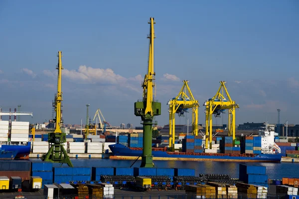 Ładunków portowych — Zdjęcie stockowe