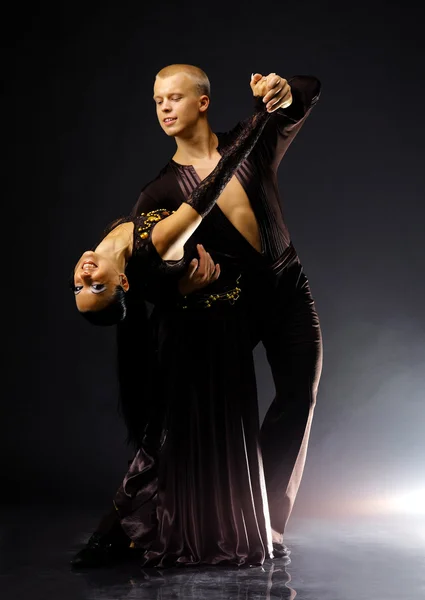 Bailarinas sobre fondo negro — Foto de Stock