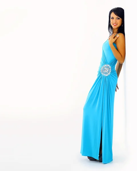 Jovem mulher sexy no elegante vestido azul isolado — Fotografia de Stock