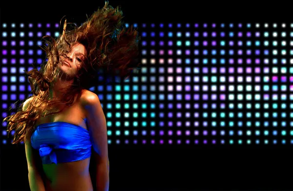 Piękna Młoda Kobieta Tańczy Klubie Nocnym — Zdjęcie stockowe