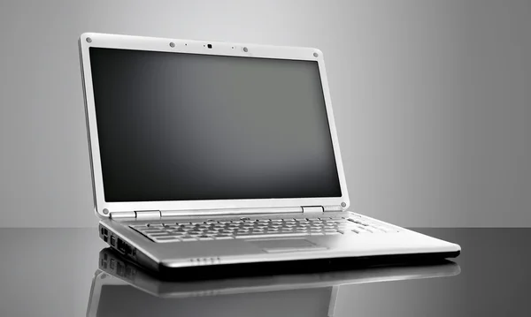 Moderner Laptop isoliert auf schwarzem Hintergrund — Stockfoto