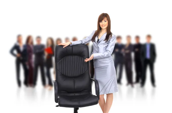 Современное офисное кресло и деловая женщина — стоковое фото