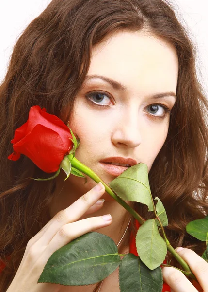 性感漂亮的女人和玫瑰的工作室肖像 — 图库照片