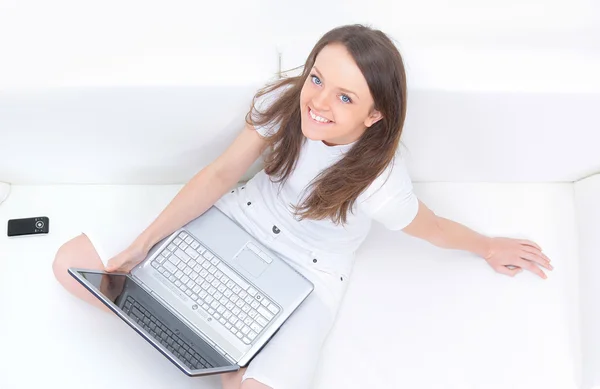 Visão Superior Senhora Madura Feliz Trabalhando Laptop — Fotografia de Stock
