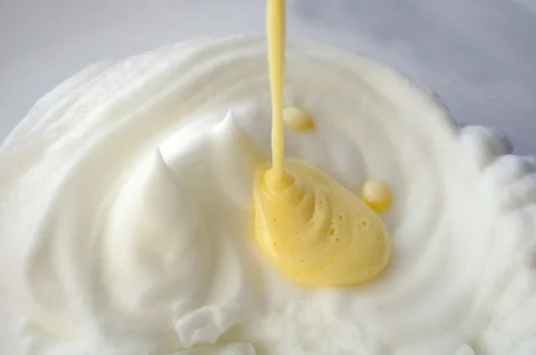 Whipped Yolks Poured into Whipped Whites — Stock Photo, Image