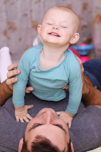 Отец и ребенок — стоковое фото