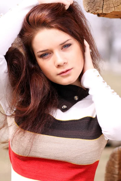 아름다운 젊은 여자의 초상화 — 스톡 사진