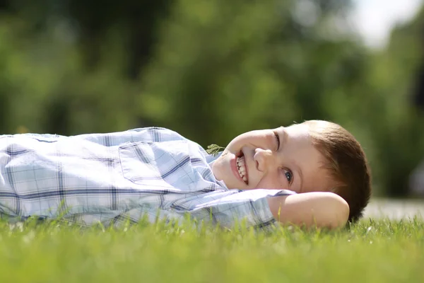 Щасливі невеликі хлопчик — стокове фото