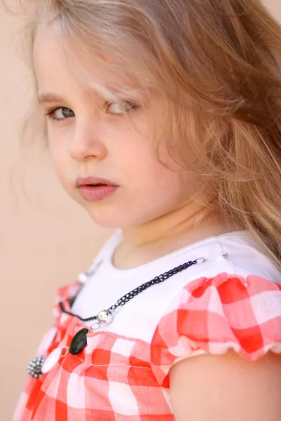 Portret piękne dziewczynki — Zdjęcie stockowe