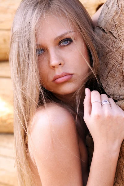 Mladá krásná žena — Stock fotografie