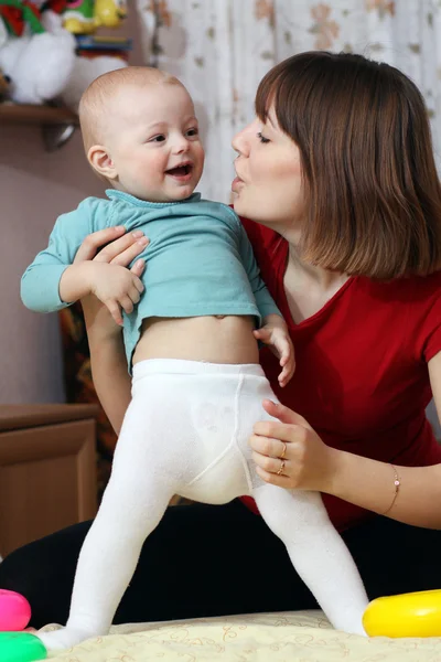 Casal Mãe e bebê — Fotografia de Stock