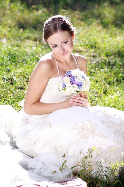 若い美しい花嫁の肖像画 — ストック写真