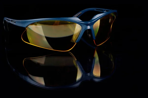 Amarelo óculos desportivos — Fotografia de Stock